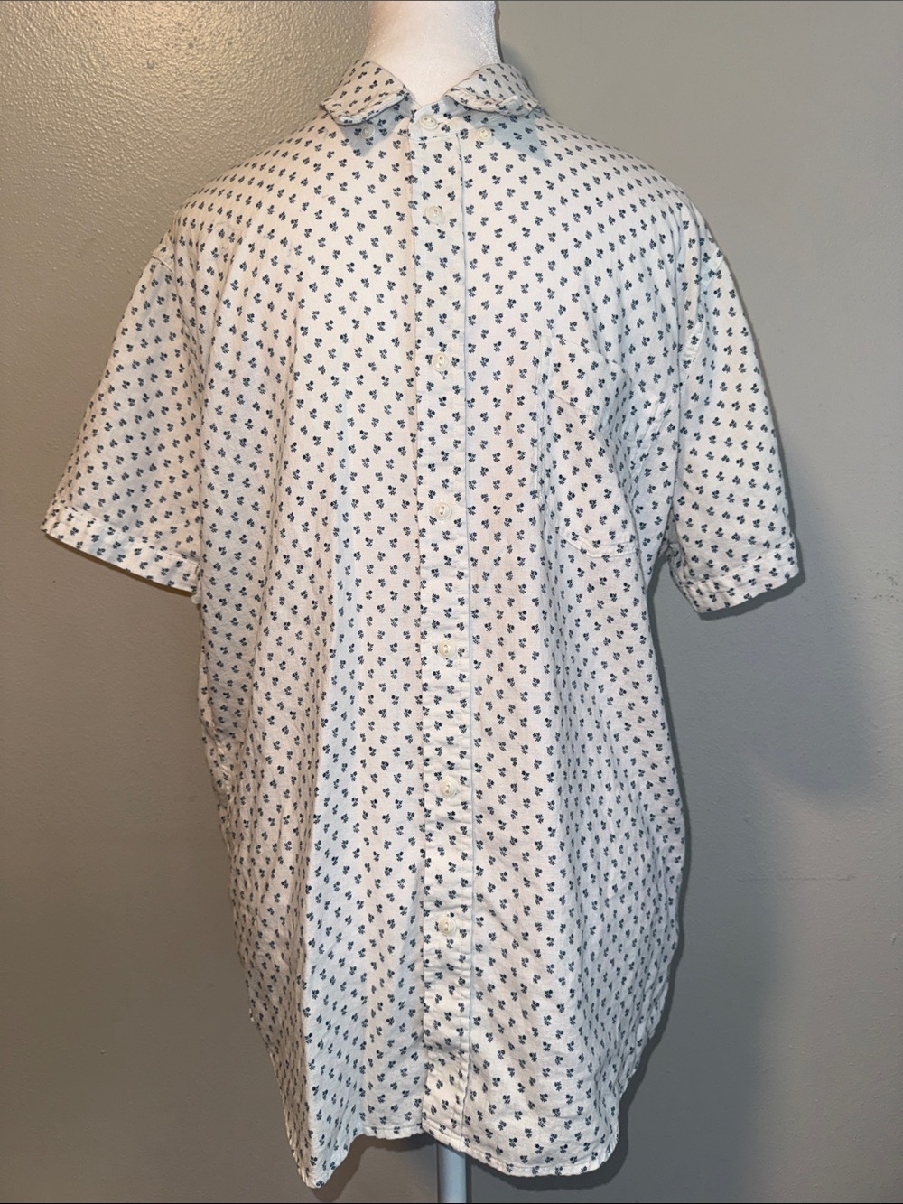 Rails Men's Short-Sleeve Button-Down Shirt in White with Navy Micro Print